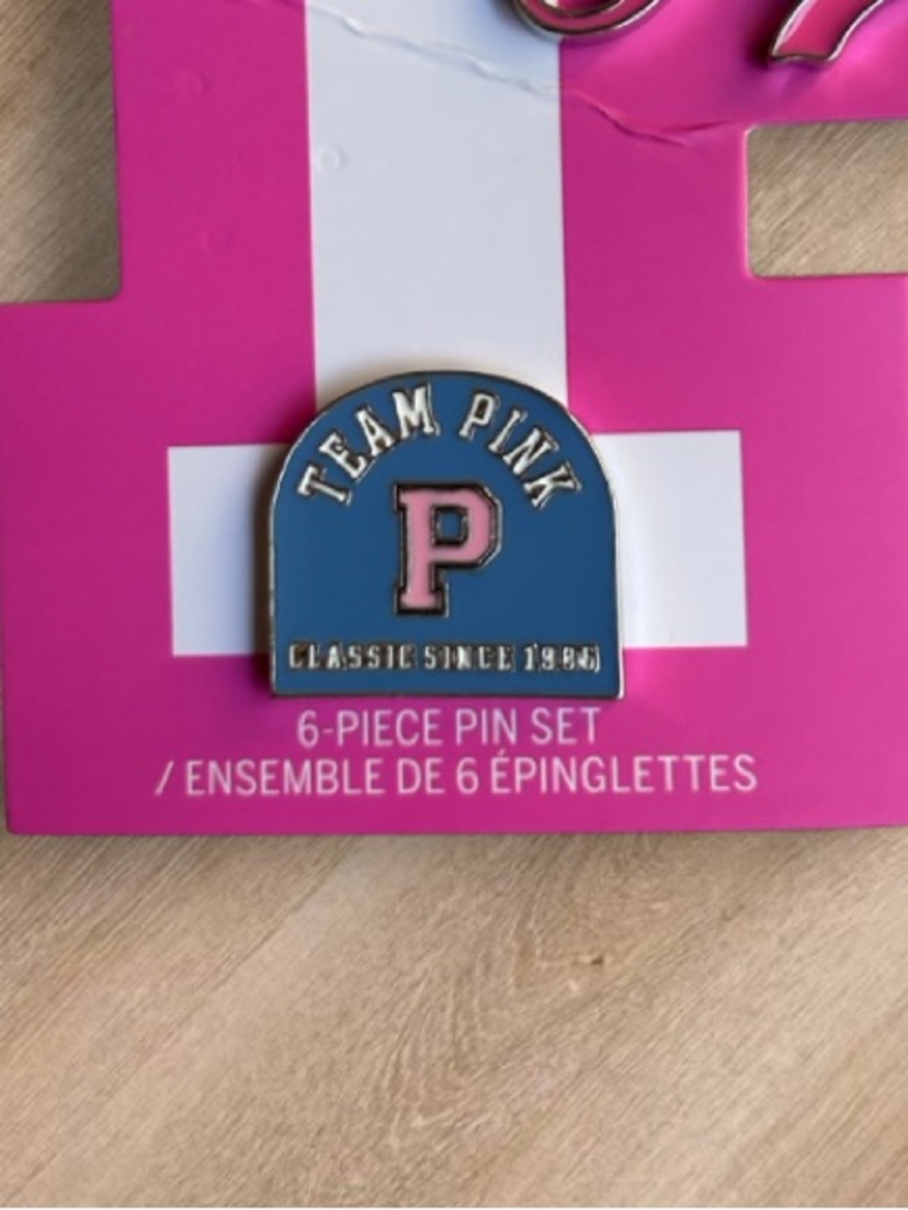 ๐๐ซถ PINK Victoriaโs Secret Gossip 86 Collection Enamel 6 Pin Set NWT - Picture 6 of 11